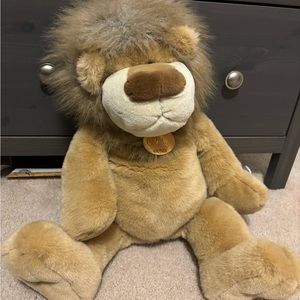 Large GUND stuffed lion